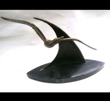 Sculpture bronze signé Elise Guy Art Déco Mouette en Plein Vol devant une Voile 