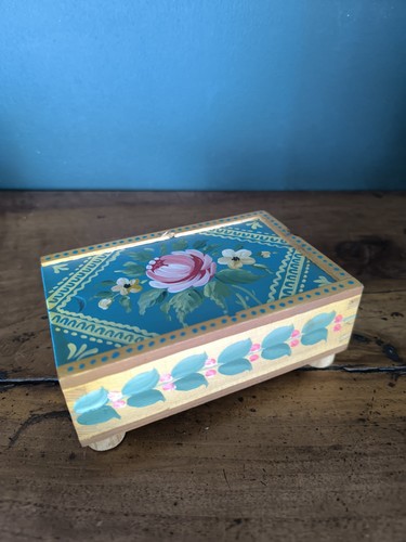 Ancienne boîte musique en - boîte,