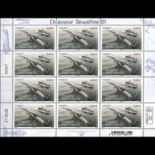 FA2 - Chasseur Dewoitine D1 en vol et porte-avions Le Béarn (PA n° 92)