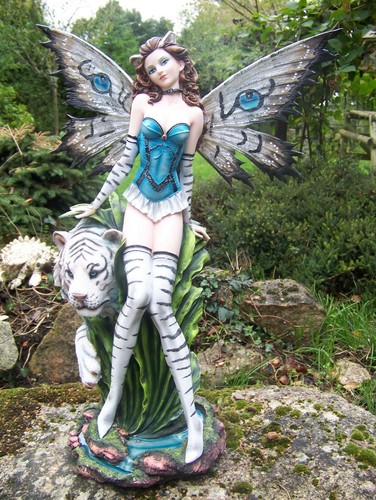 14340 tres grande figurine - tres,