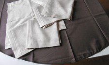 Nappe anti tâches ronde 160 cm et 6 serviettes