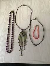 Lot 3 Colliers + 1 Bracelet