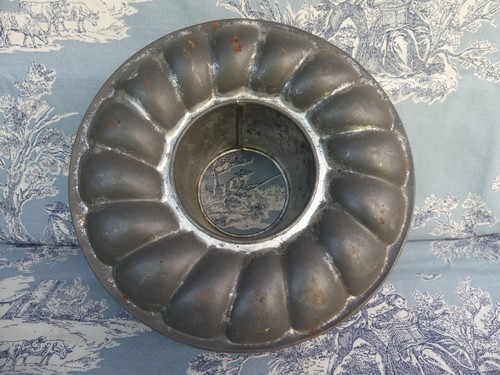 Moule gâteau ancien fer - À, en