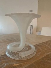 Vase en pate de verre blanc