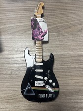 PINK FLOYD GUITARE MINIATURE !  David GUILMOUR