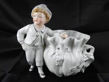 JARDINIERE FIGURINE " GARCON A
