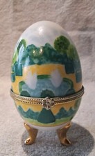 Oeuf en porcelaine boite à