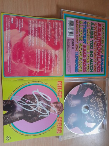 Miley cyrus autograph - autograph, cd