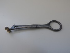 ANCIEN OUTIL DU CORDONNIER