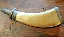 POIRE A POUDRE de chasse   EN CORNE    FRANCE VERS 1850  