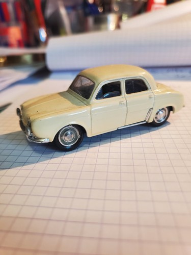 Solido renault dauphine - 1/43,
