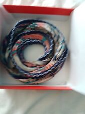 Carré plissé HERMÈS "Point D'Orgue" bleu multicolore. Excellent état.