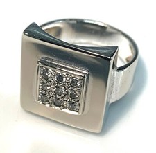 BAGUE OR 18 CARATS - carré en diamants 0,45 carat - 7,92 g