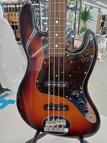 Guitare basse électrique