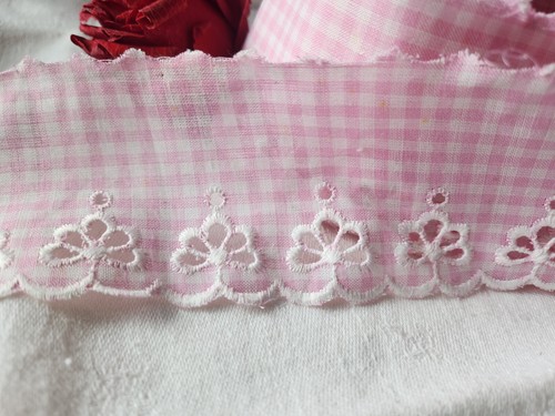 Bordure galon feston rose - galon,
