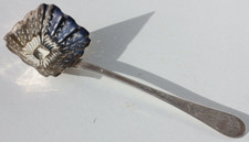 CUILLERE SAUPOUDREUSE EN