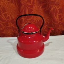 Vintage: red enamelled tin kettle 