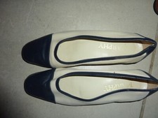 Chaussures italiennes petit