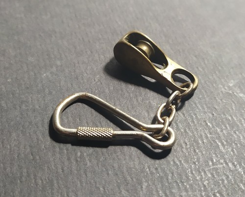 Porte clé poulie laiton - ,