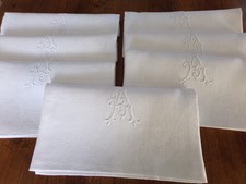 7 Serviettes de Table  en Lin Damassé Monogramme " A  "