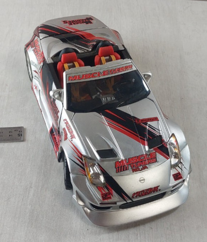 Ancienne voiture nissan 350z - ancienne,