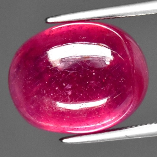 Pierre précieuse rubis rouge