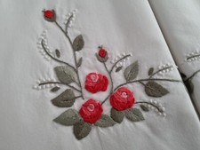 Spectaculaire drap brodé