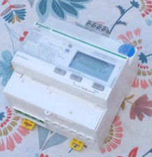 Schneider Electric A9МЕМ3255 Compteur triphasé intelligent pour onduleurs