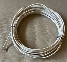 1 x Câble d’enceinte QED (Longueur = 7,30m)