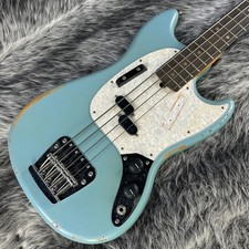 Fender JMJ Road Worn Mustang Bass Rosewood Fretboard Daphne Blue Used