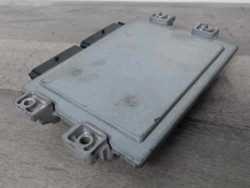 Calculateur dacia sandero - calculateur,