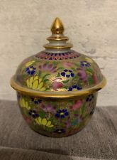 Poterie peinte à la main de