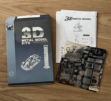 Maquette métal château de