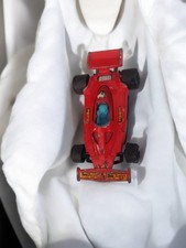 Véhicule miniature ancien