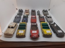17 DINKY TOYS pour pieces