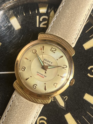 Montre scott antichoc - -,