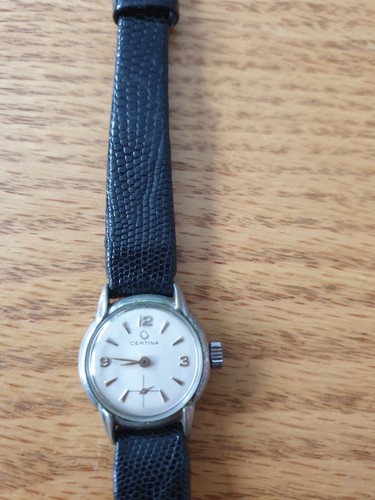 Petite montre dame vintage