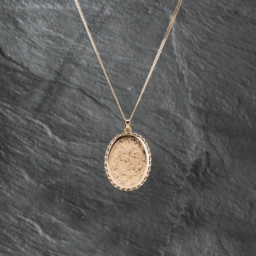Pendentif médaillon ovale
