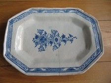 Plat long de forme octogonale