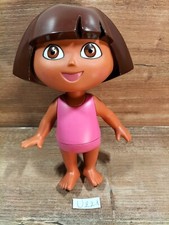 Figurine U221 : Poupée Dora