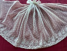 Tulle brodé décor paniers et plumetis, ancien jabot ou voilette