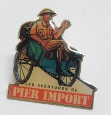PIN'S Les AVENTURES de PIER IMPORT - Modèle Chaise de porteur
