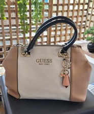 Sac à main GUESS Très Bon Etat