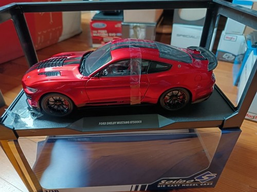 Voiture ford mustang - 1/18,