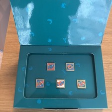 Pin’s Le Monde Du Saumon Arthus Bertrand Coffret De 5 Pin’s