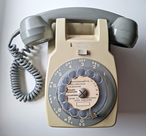 Ancien téléphone murale - , à
