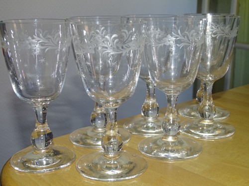 Anciens verres vin rouge - anciens, a