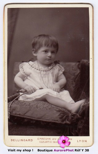 Bébé enfant avec - avec, jouet