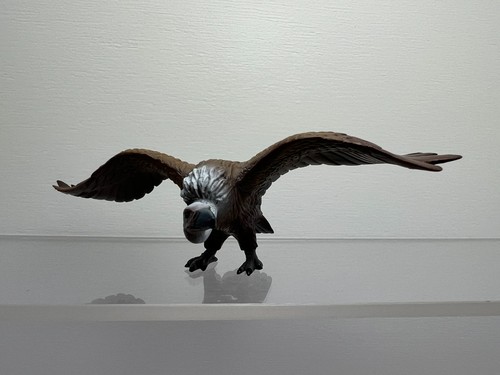 Figurine vautour 69350