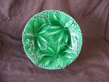 Ancienne assiette en barbotine de Schramberg vers 1920 Feuilles